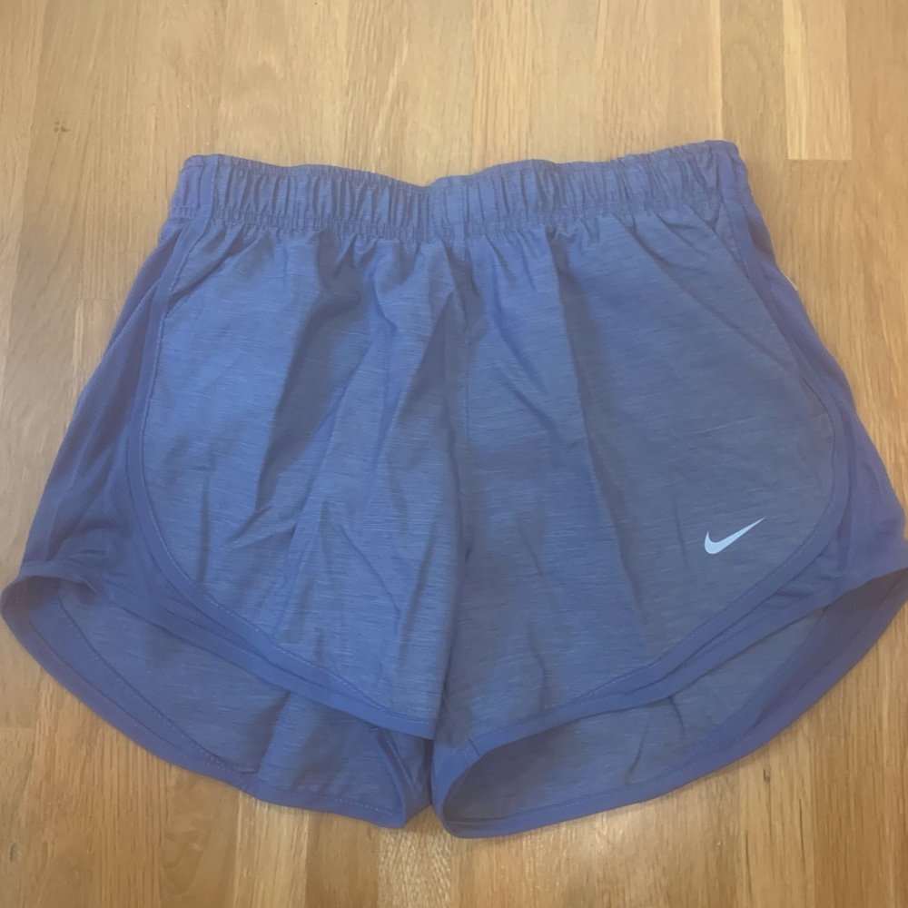 gray nike shorts